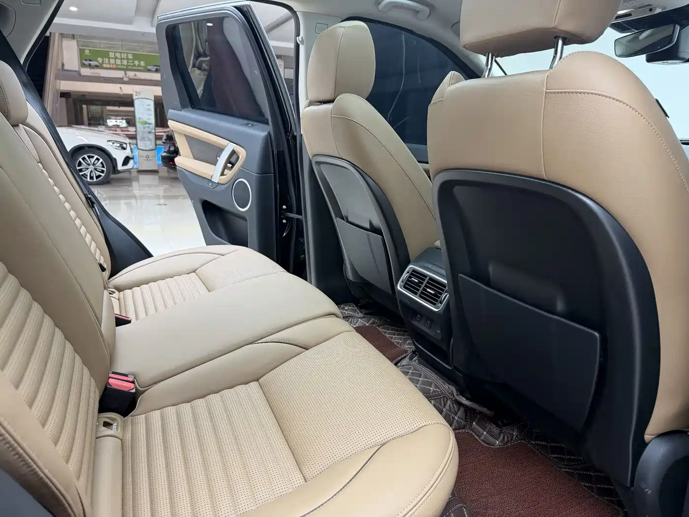 Land Rover Discovery Sport 2024 Performance Technology Edition фото 11