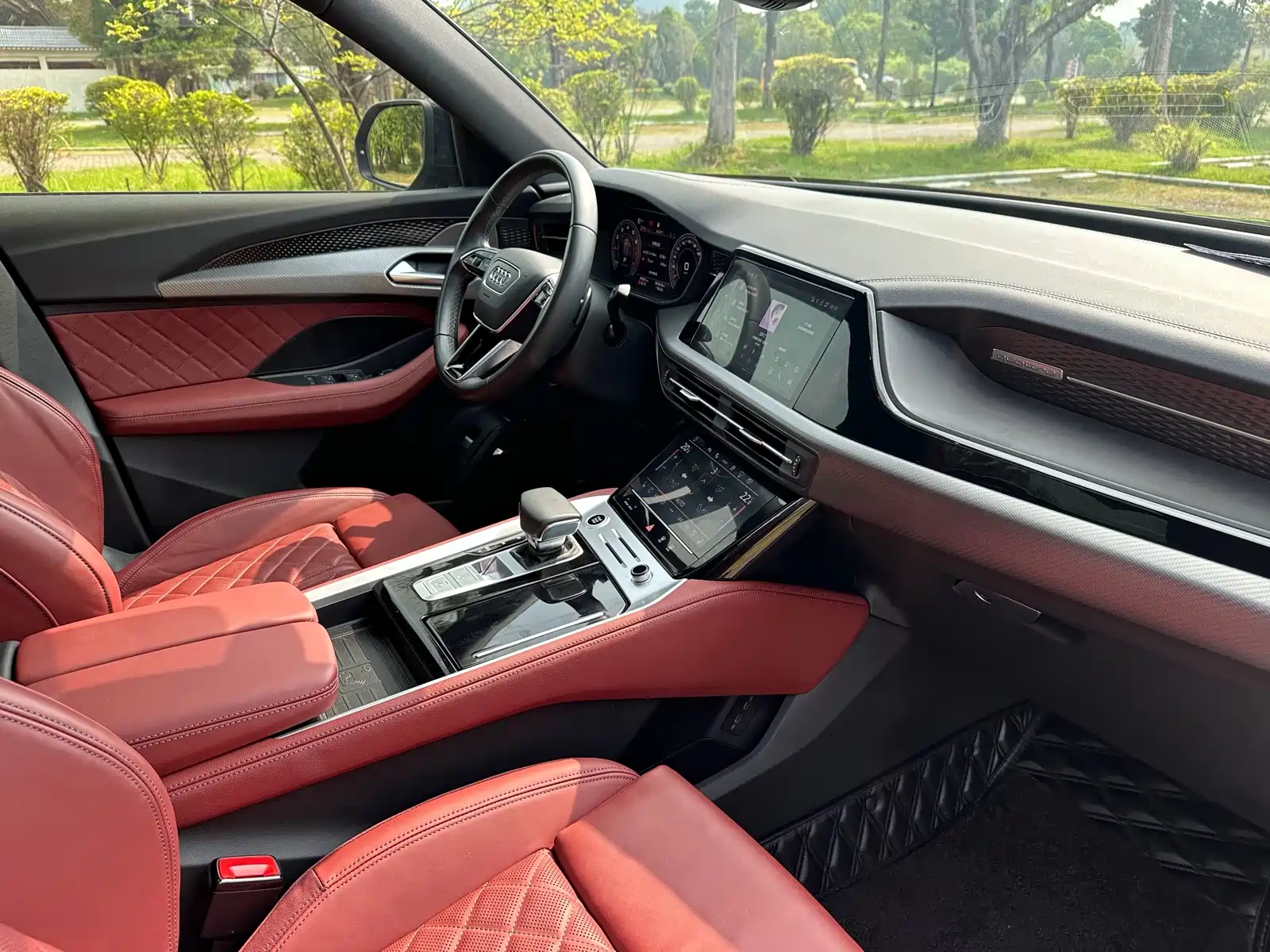 Фото 16 - Audi Q6