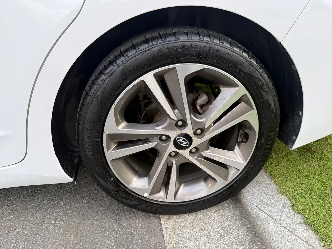 Hyundai Elantra 2016 Model 1.6L Automatic Smart Elite фото 4