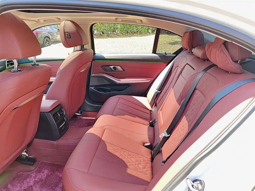 BMW 3 Series 2025 325Li M Sport Package фото 8
