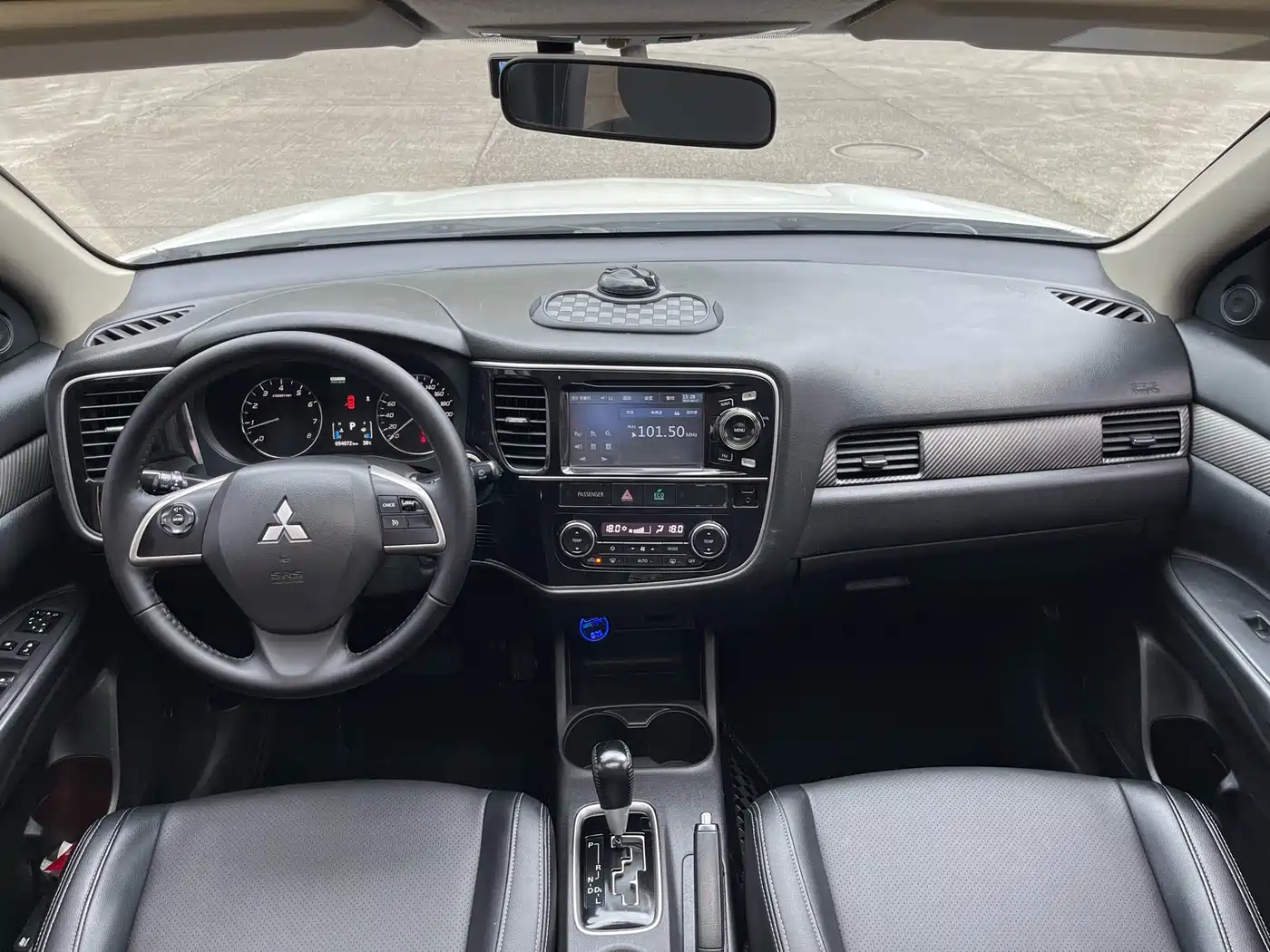 Mitsubishi Outlander (Import) 2014 2.4L 4WD Luxury Value Edition 5-seater фото 6
