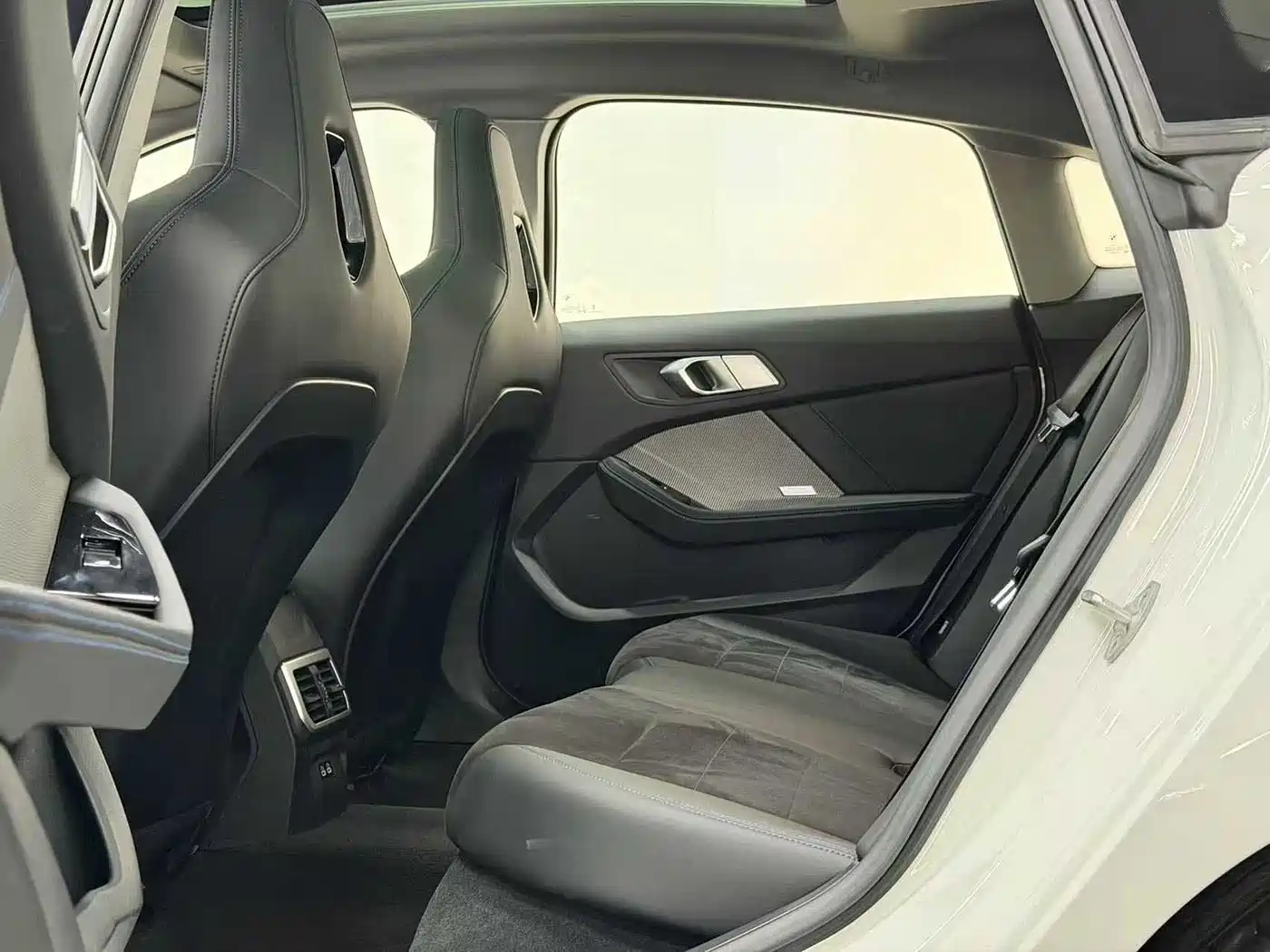 BMW 2 Series 2025 225L M Sport Moonlight Package фото 16