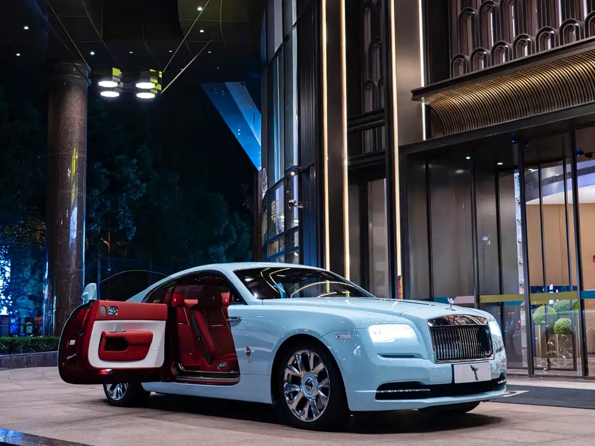 Фото 2 - Rolls-Royce Wraith