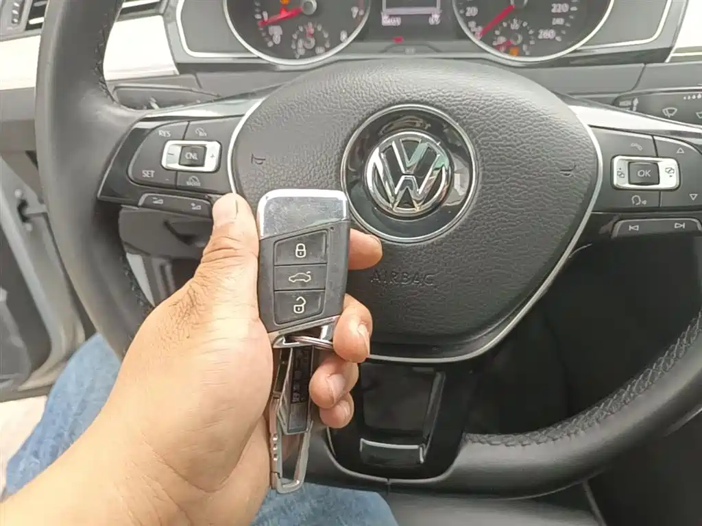 Volkswagen Magotan 2018 330TSI DSG Leading фото 9