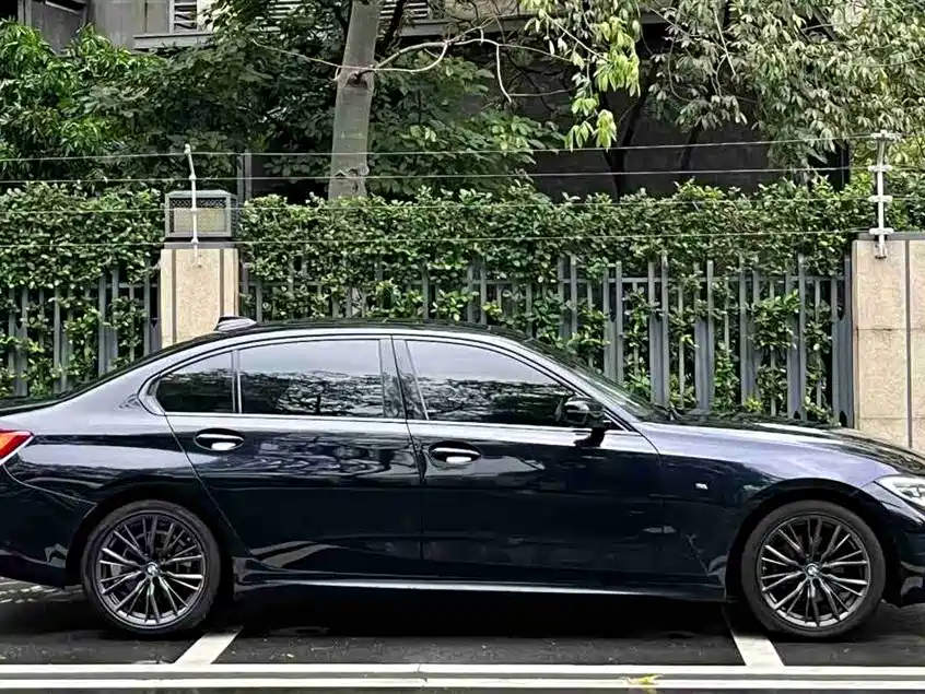 BMW 3 Series 2022 325Li M Sport Shadow Edition фото 4