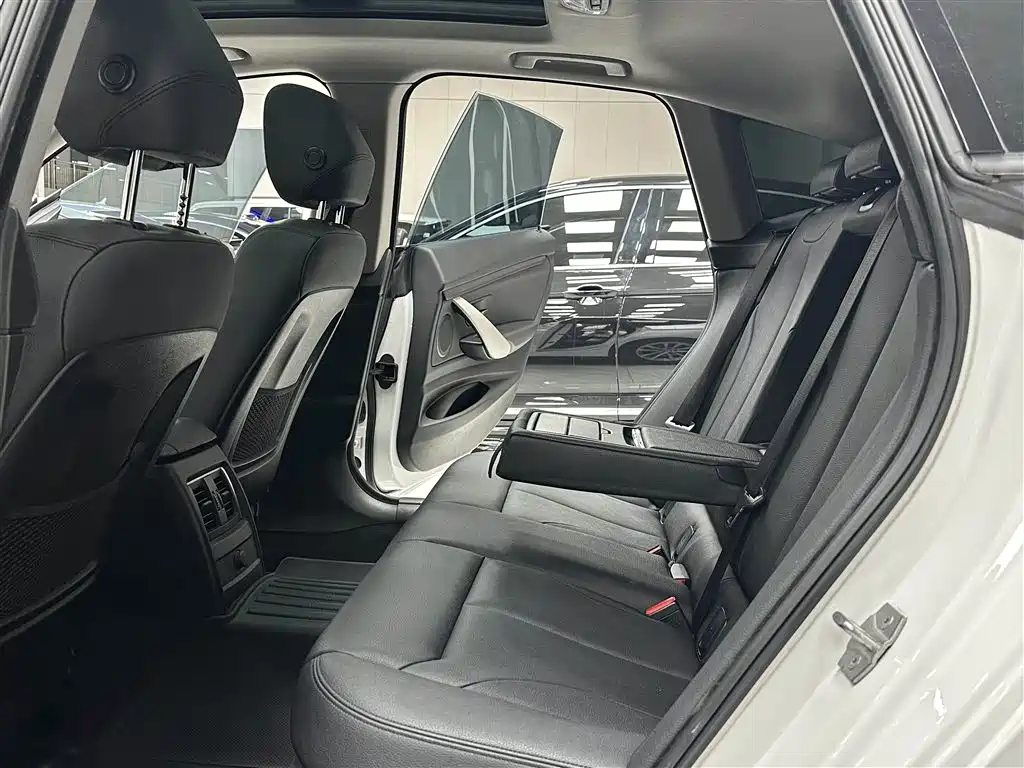 BMW 3 Series GT 2016 320i Fashion Style фото 15