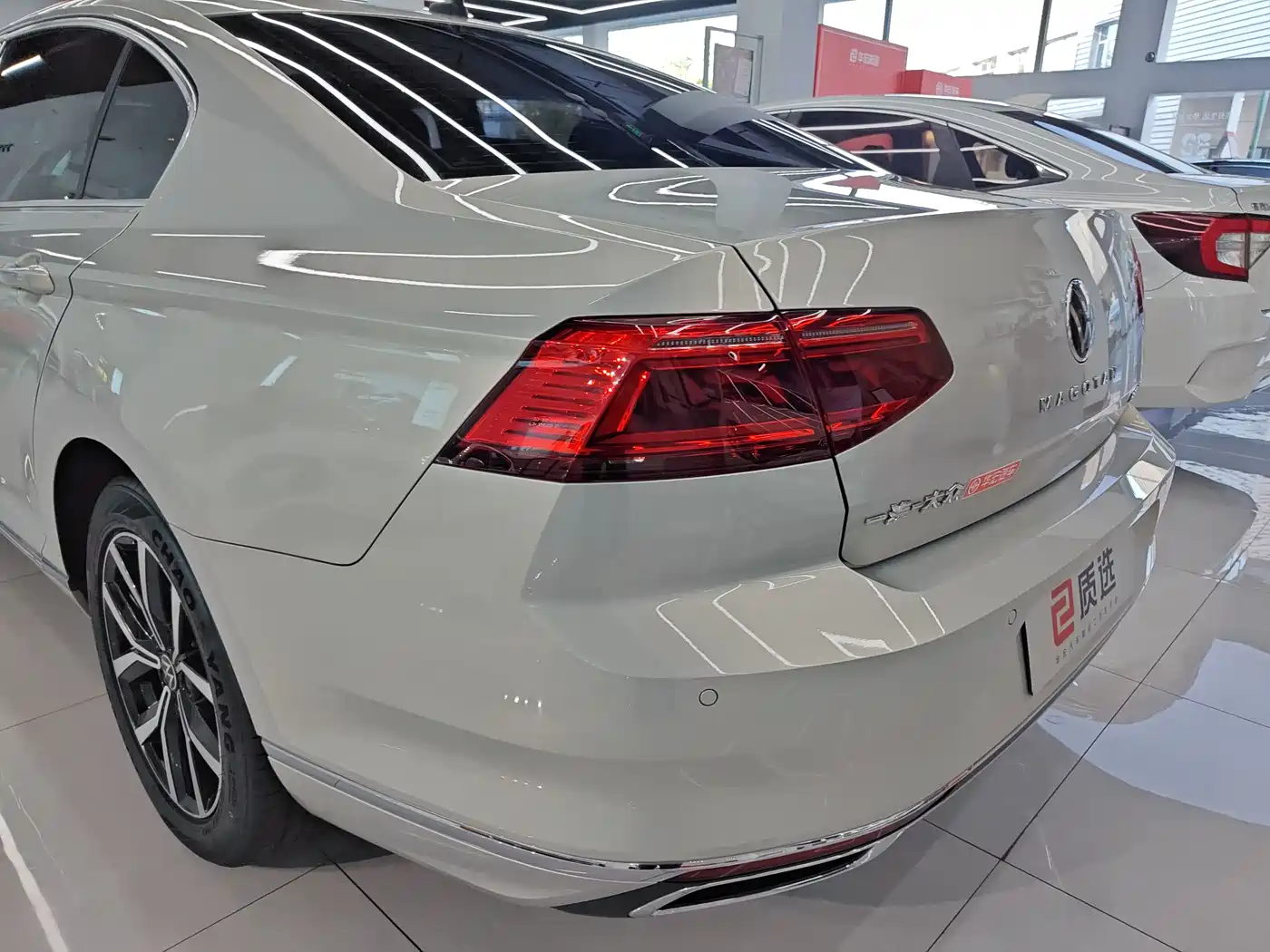 Volkswagen Magotan 2020 330TSI DSG Leading фото 14