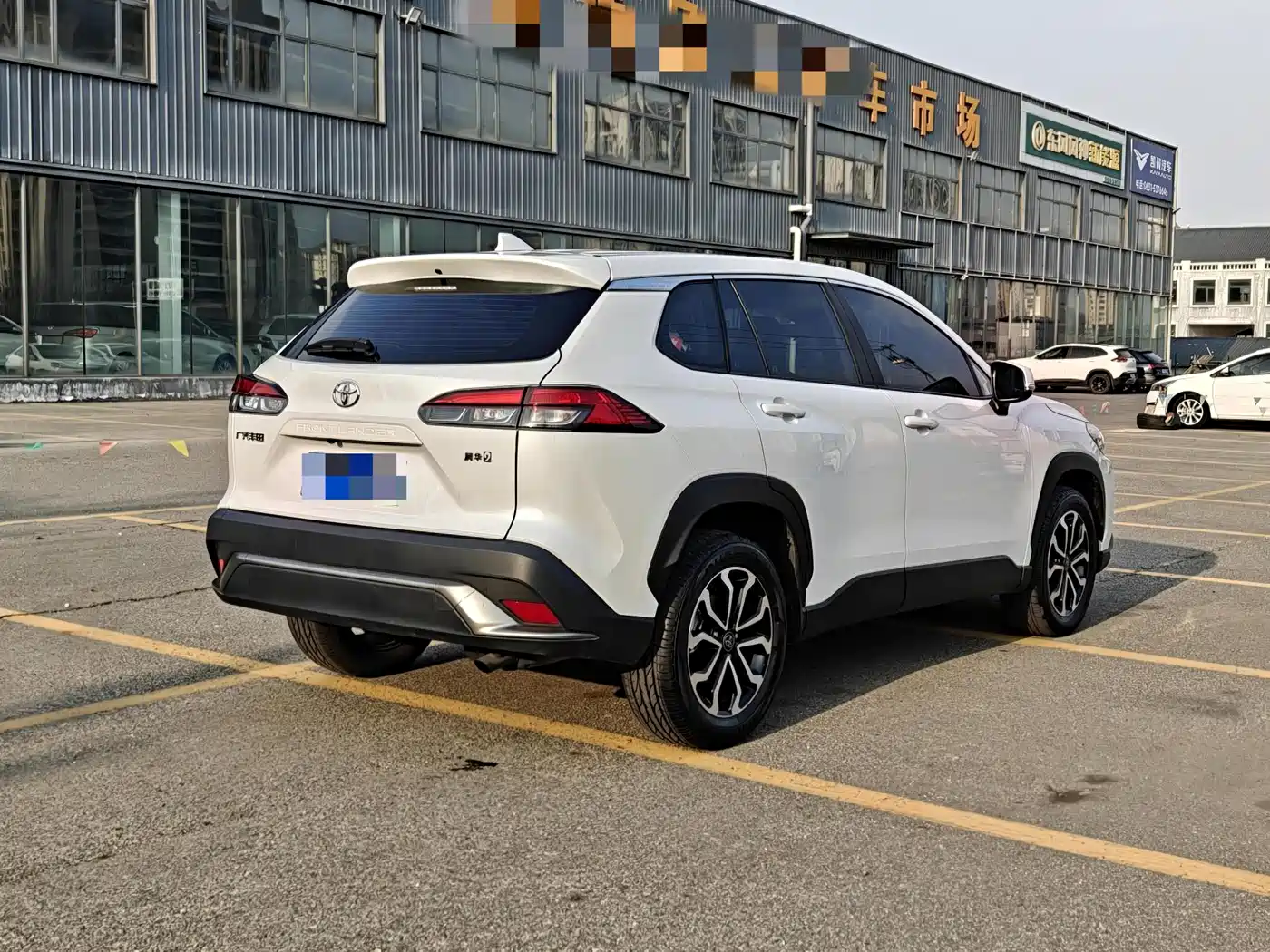 Toyota Frontlander 2024 2.0L CVT Luxury Edition фото 6