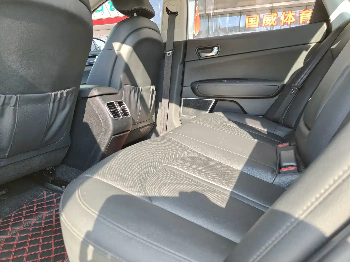 Photo 13 - Kia K5