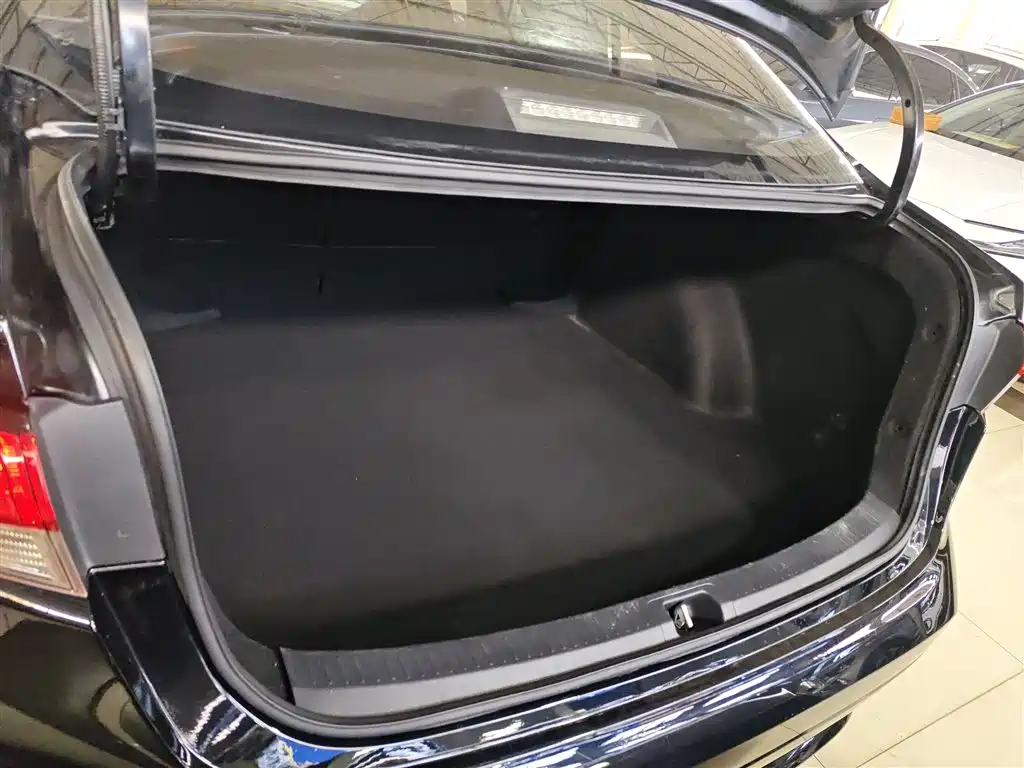 Toyota Levin 2019 185T CVT Luxury Edition China VI фото 19