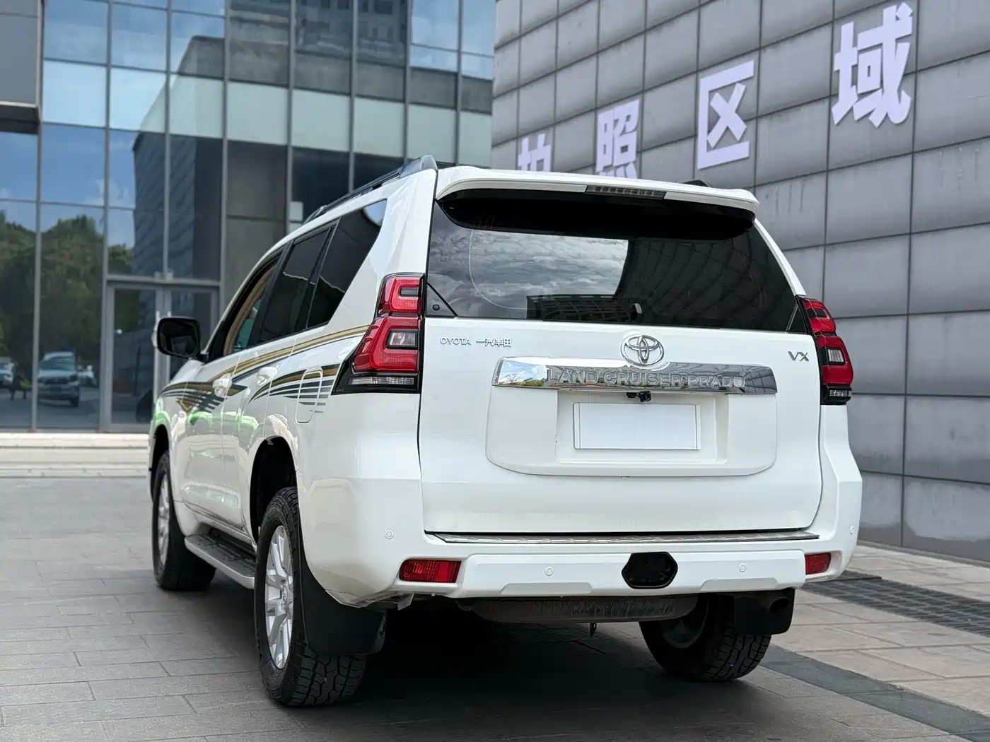 Toyota Prado 2010 4.0L Automatic TX-L фото 21