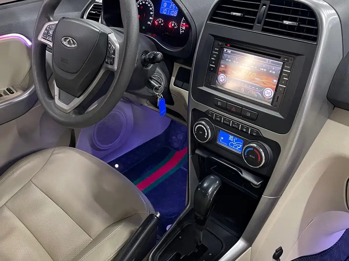 Chery Tiggo 3 2015 2014 1.6L CVT Smart