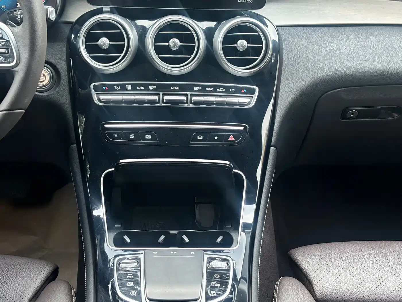 Фото 12 - Mercedes-Benz GLC
