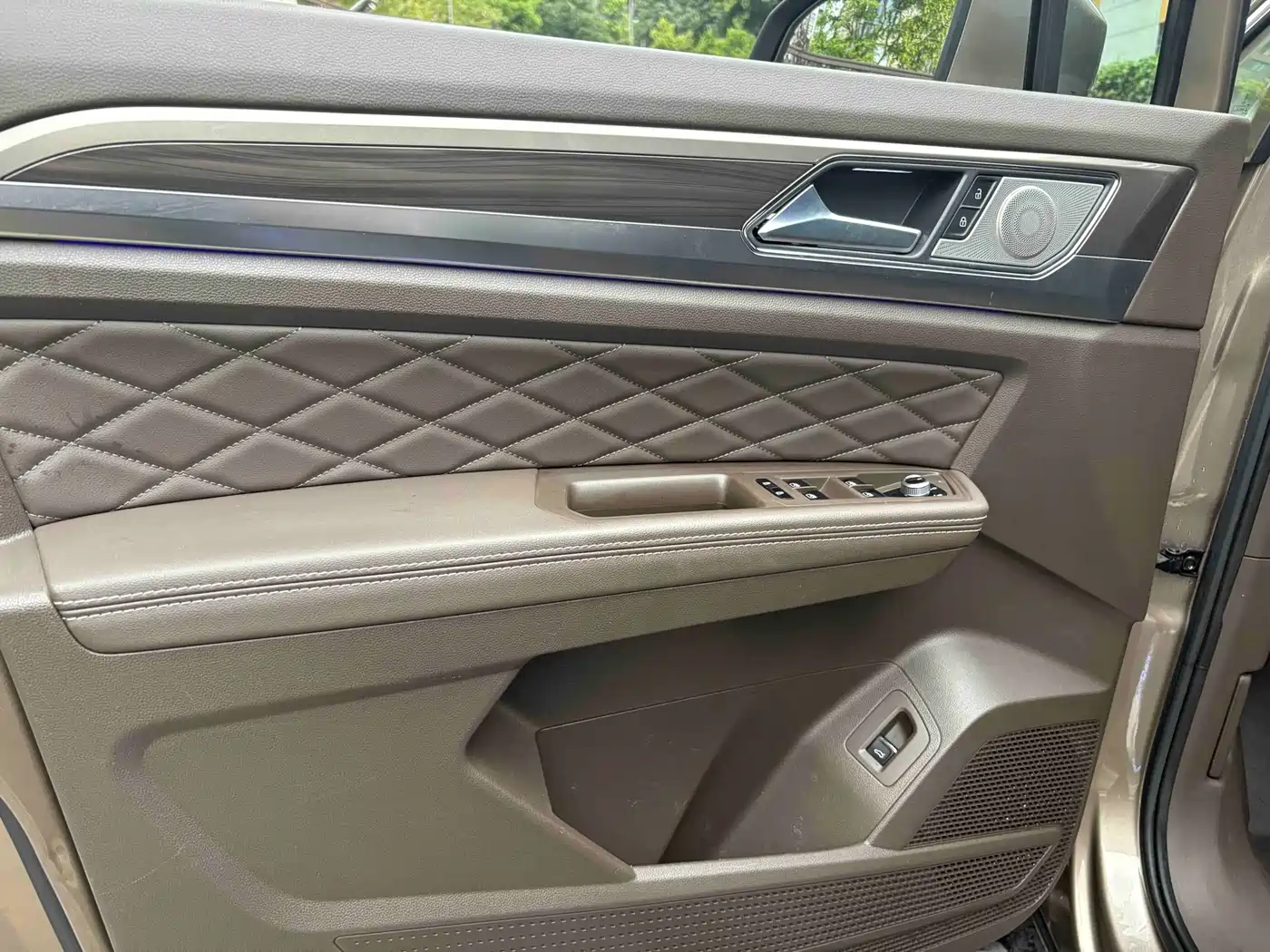 Volkswagen Viloran 2020 380TSI Premium фото 22