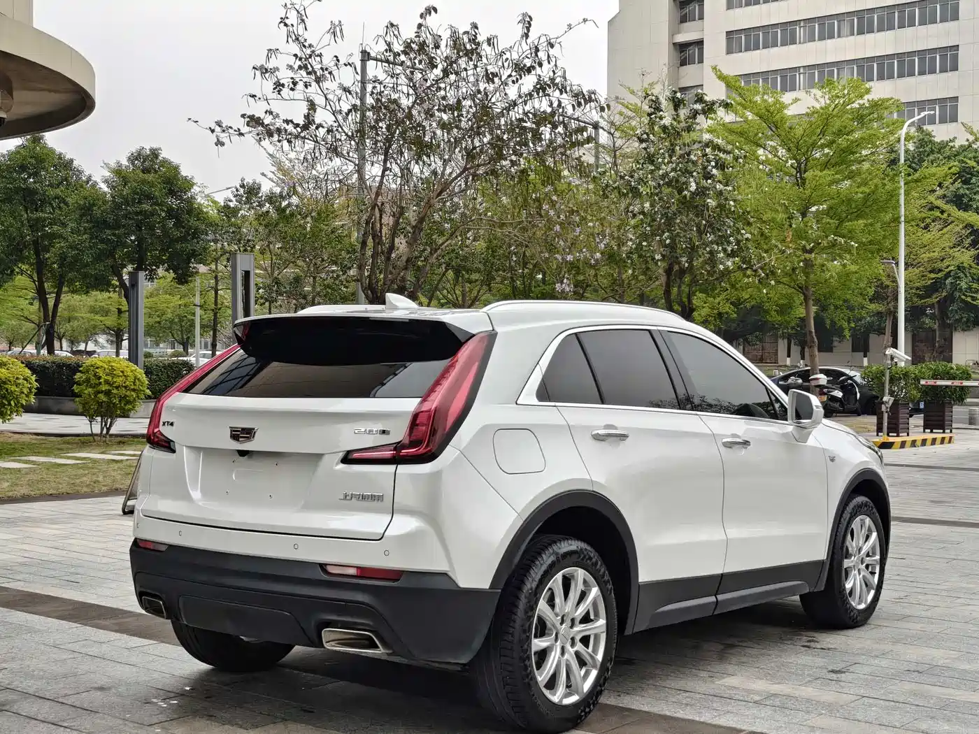 CADILLAC XT4