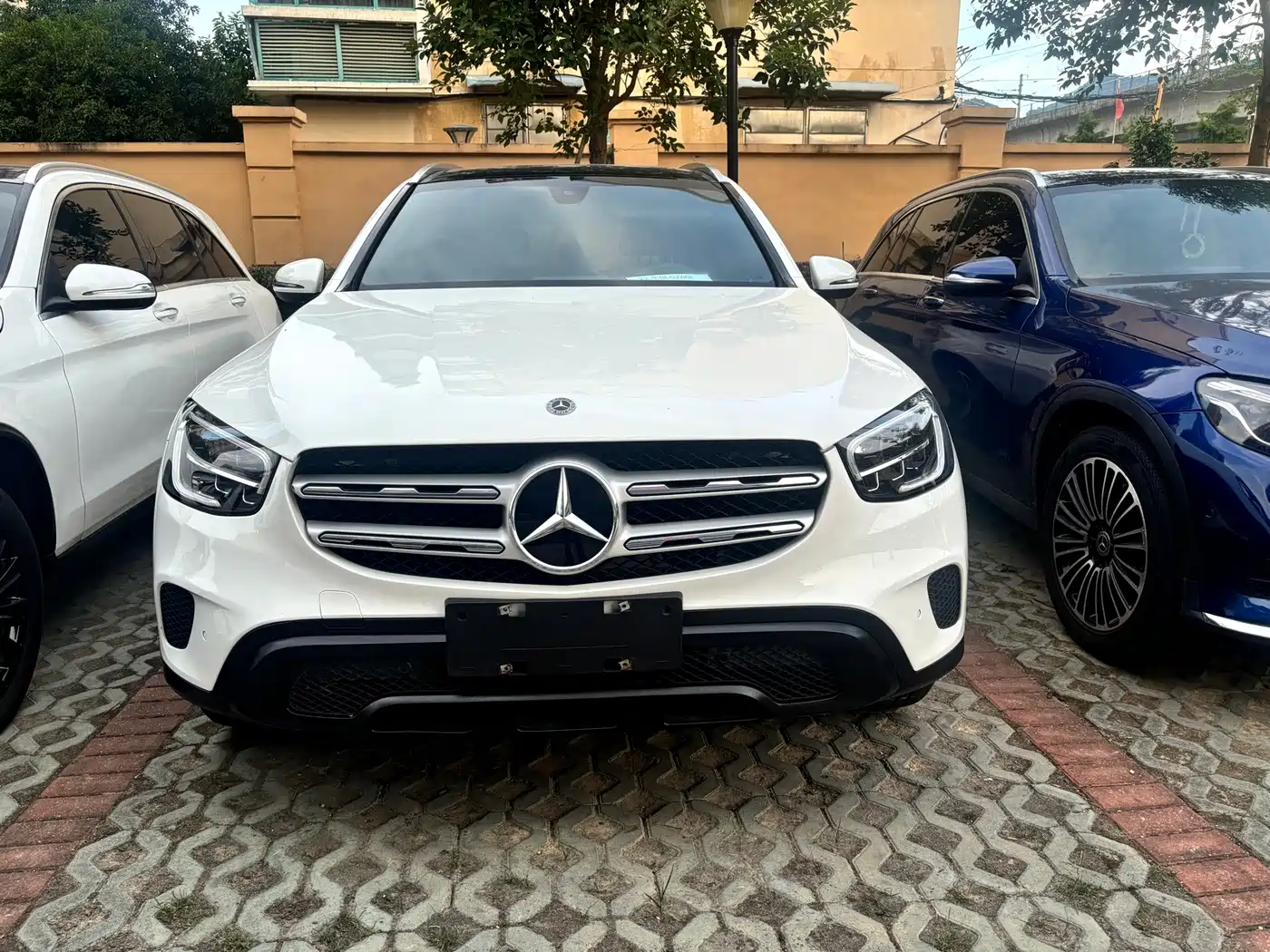 Фото 2 - Mercedes-Benz GLC