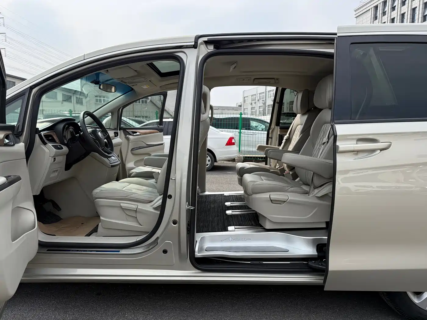Buick GL8 2018 ES 28T Comfort Type China VI фото 12