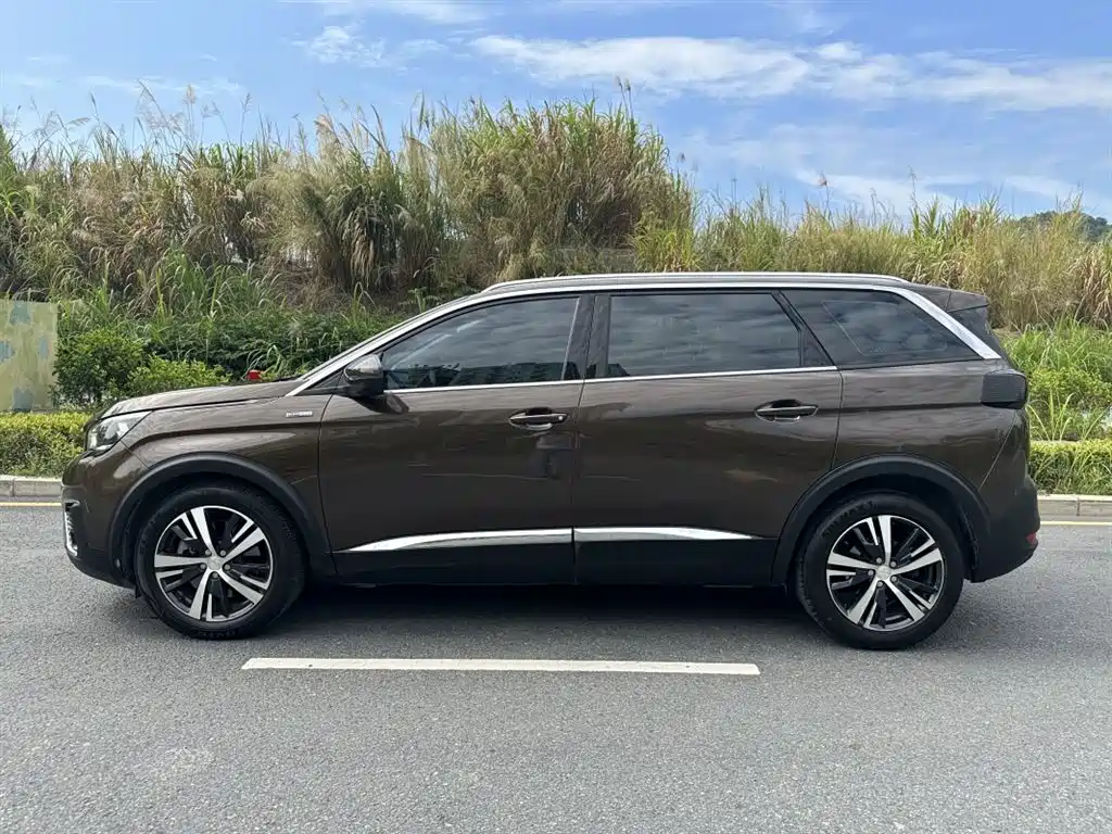 Peugeot 5008 2017 350THP 7-seat Elite Edition фото 2