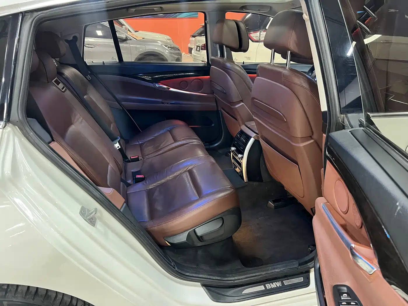 BMW 5 Series GT 2014 535i xDrive фото 15