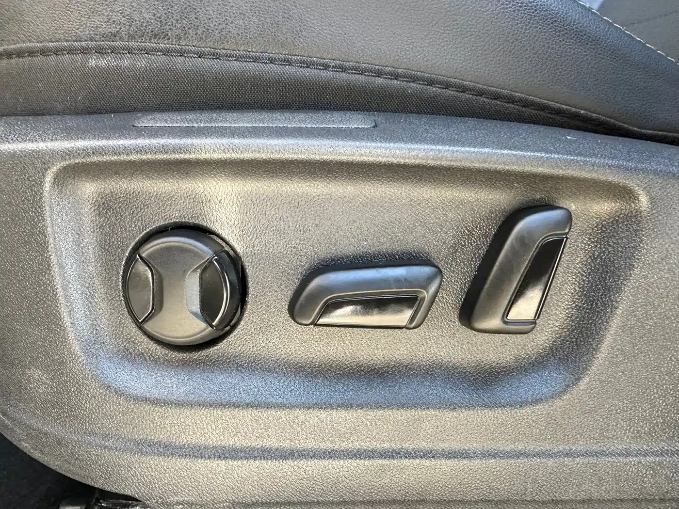 Volkswagen Tharu 2022 280TSI FWD Luxury Edition фото 12