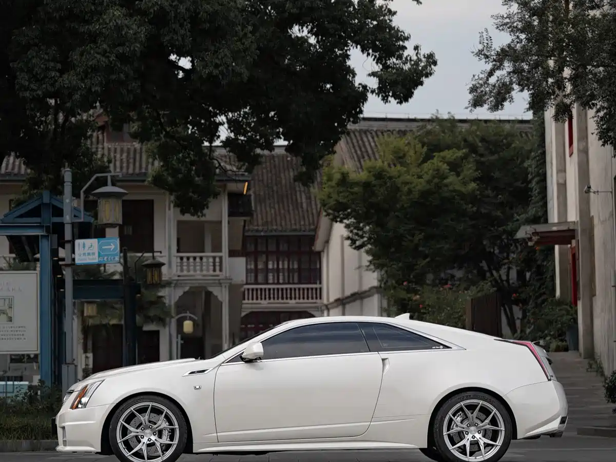 Cadillac CTS (Import) 2013 2012 6.2L CTS-V COUPE