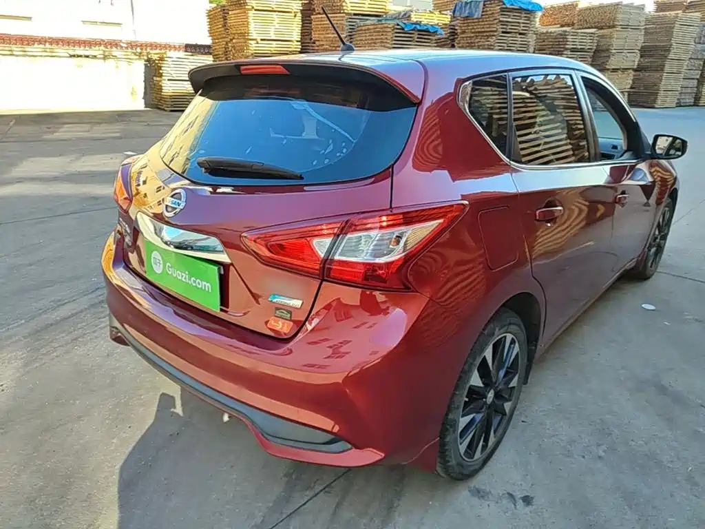 Фото 7 - Nissan Tiida