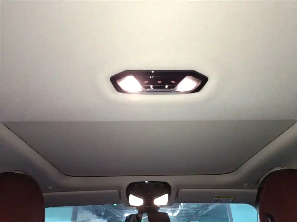 BMW 3 Series 2025 325i M Sport Package фото 15