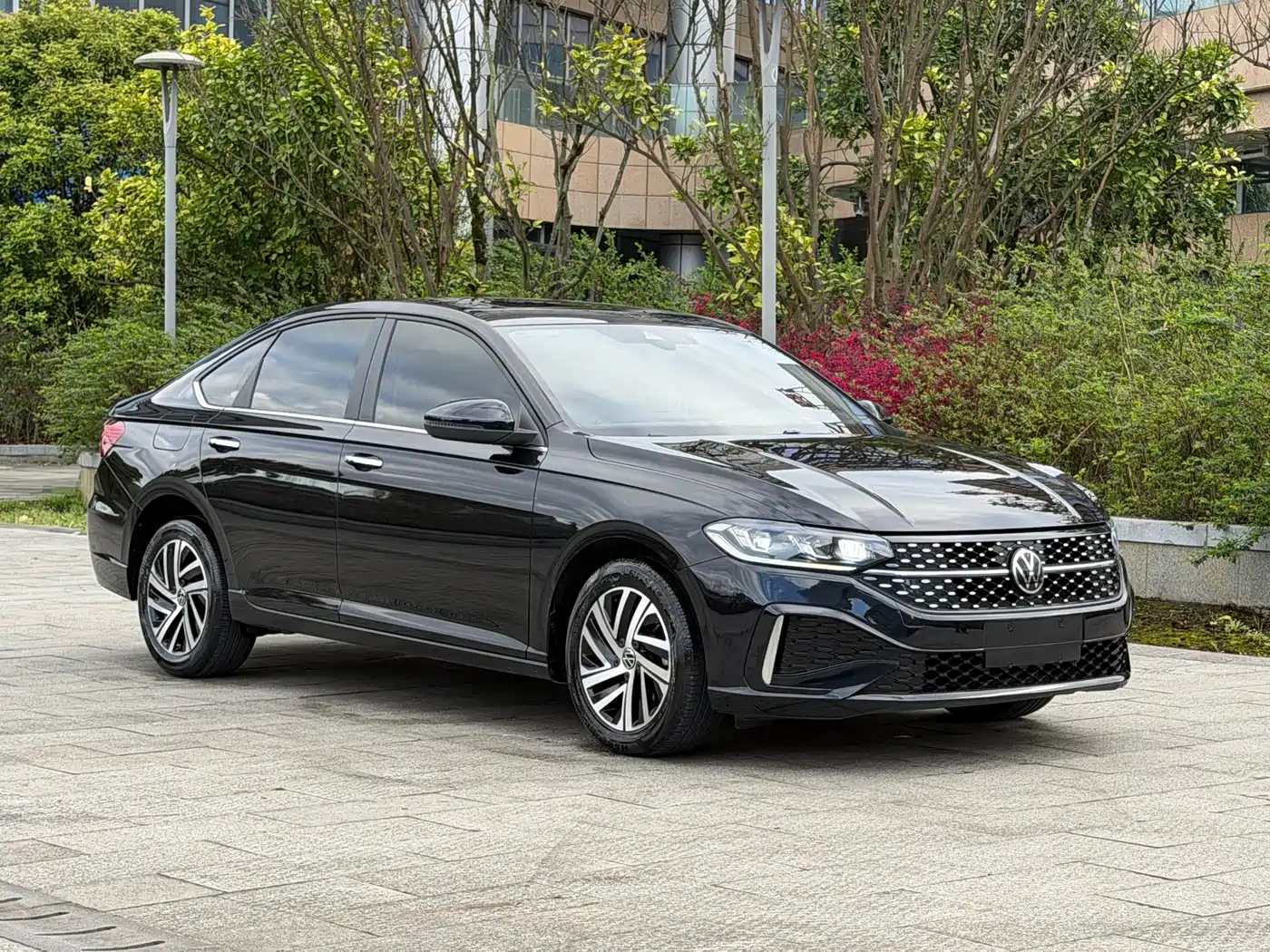 Volkswagen Lavida 2024 Model 1.5L Automatic Starlight 5 Million Edition фото 3