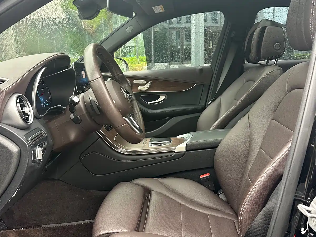 MERCEDES-BENZ GLC