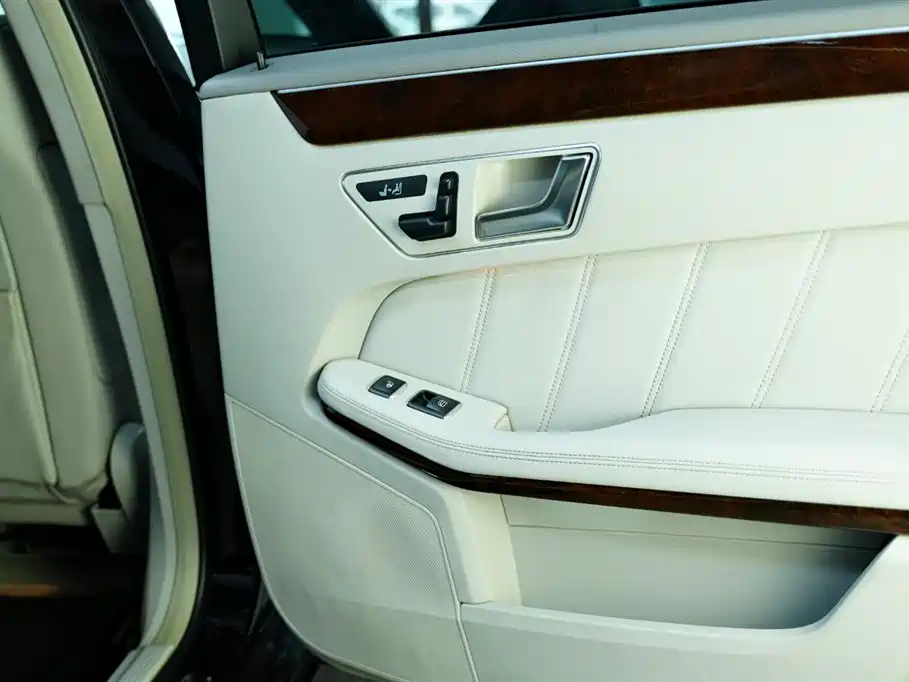 Mercedes-Benz E-Class 2012 E 300 L Elegance Model фото 15