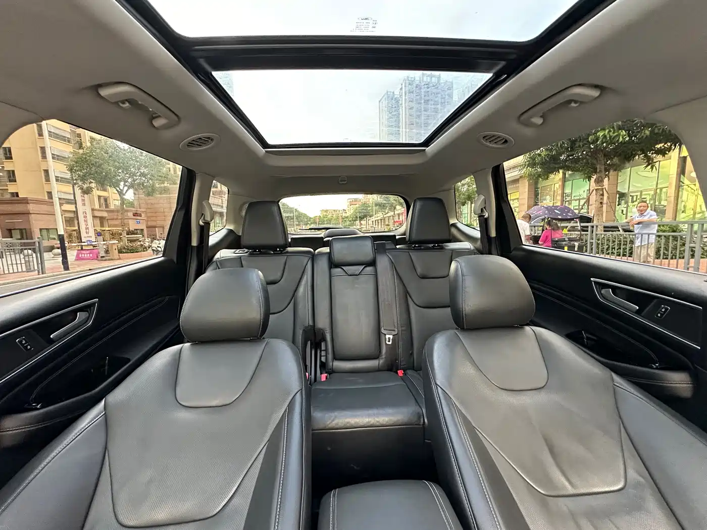 Photo 17 - Ford Edge