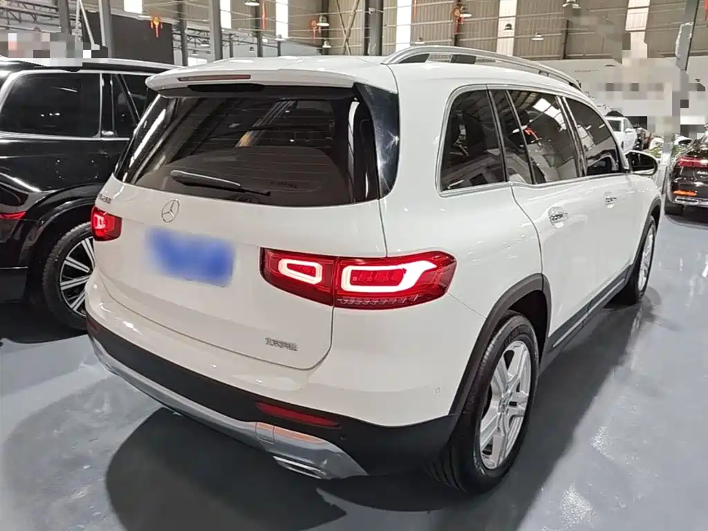 MERCEDES-BENZ GLB