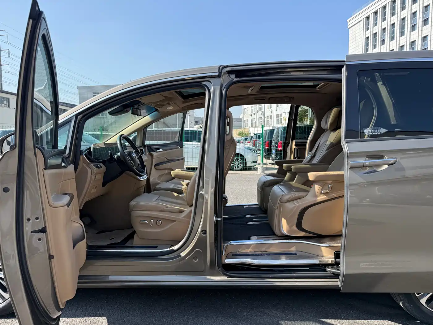 Buick GL8 2020 Model ES Landglory 653T Luxury фото 8