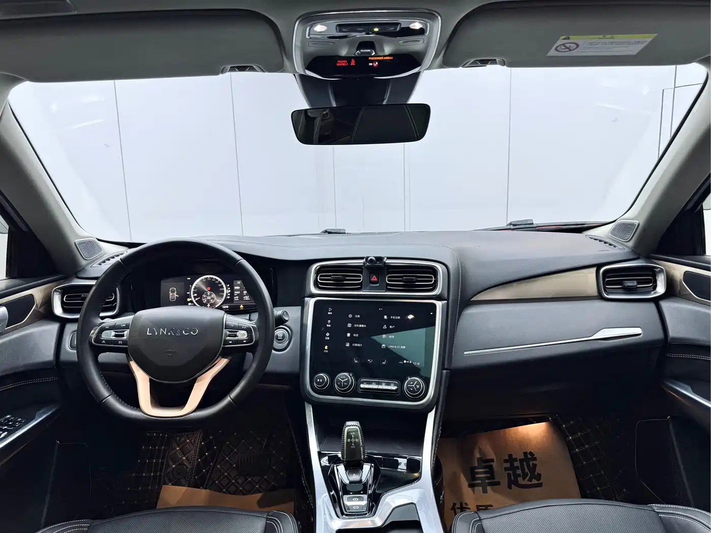 Lynk & Co 01 2017 2.0T 2WD Pro Version фото 18
