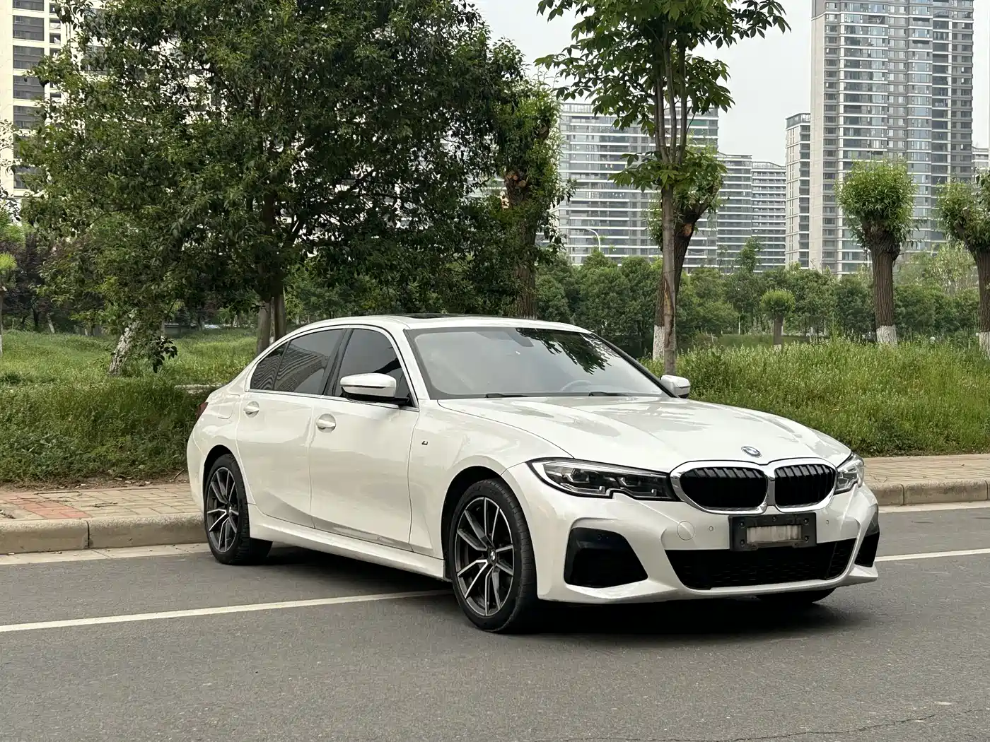 BMW 3 Series 2021 320Li M Sport Package фото 3