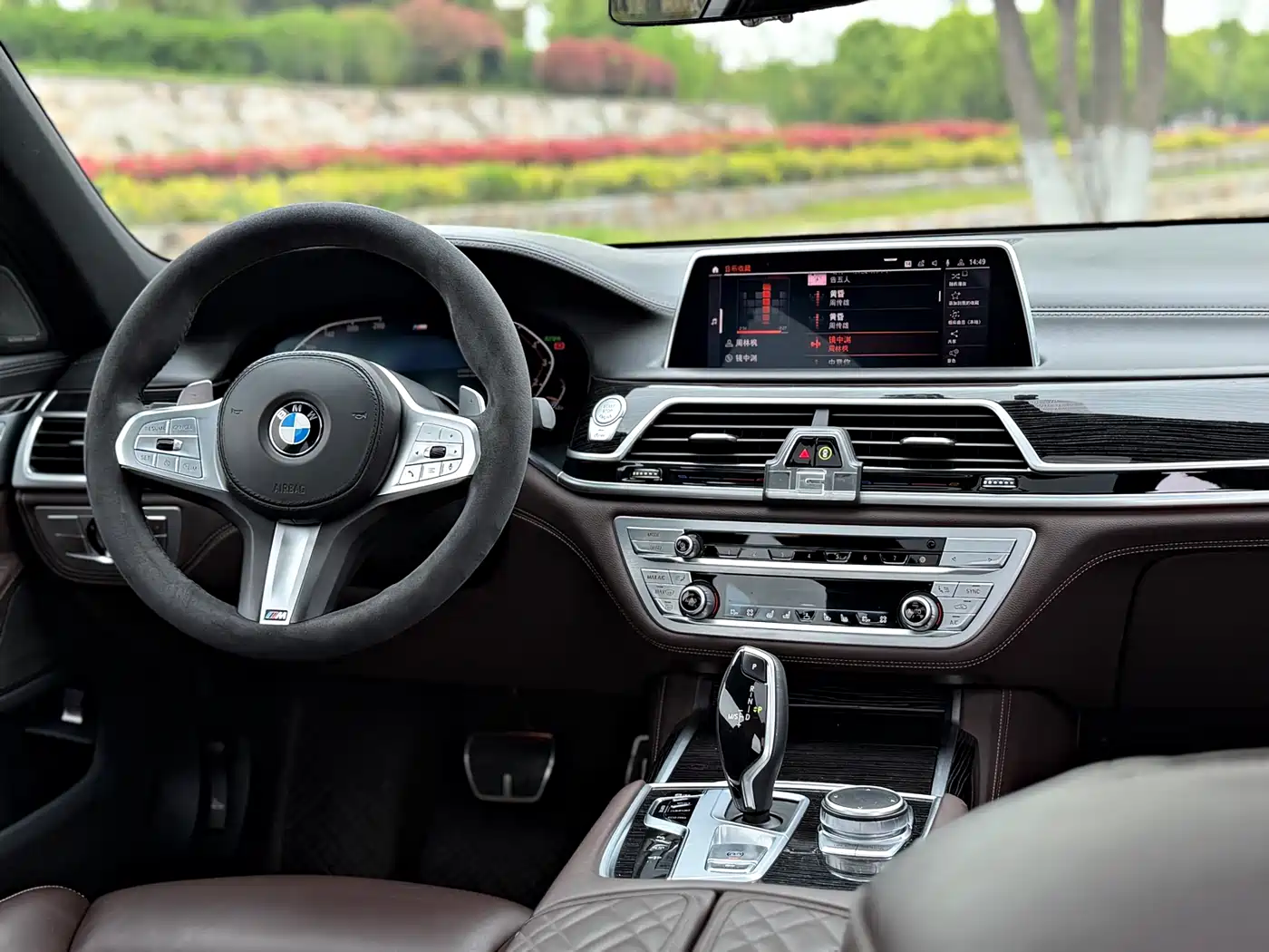 BMW 7 Series 2019 740Li Exclusive M Sport Package фото 12