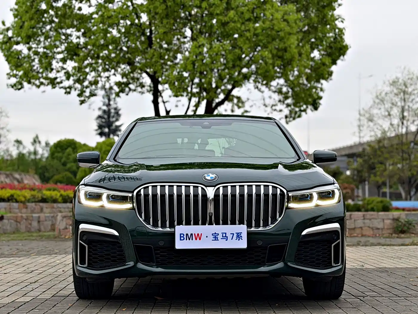 BMW 7 Series 2019 740Li Exclusive M Sport Package фото 2
