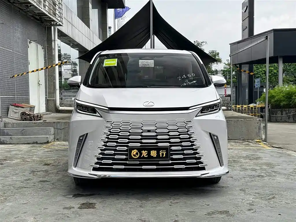 Lexus LM 2025 Model 500h Six-Seater Prestige Edition фото 2