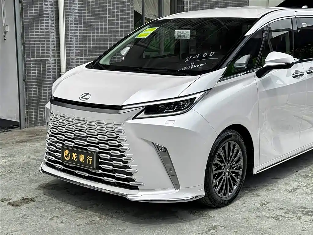 Lexus LM 2025 Model 500h Six-Seater Prestige Edition фото 6