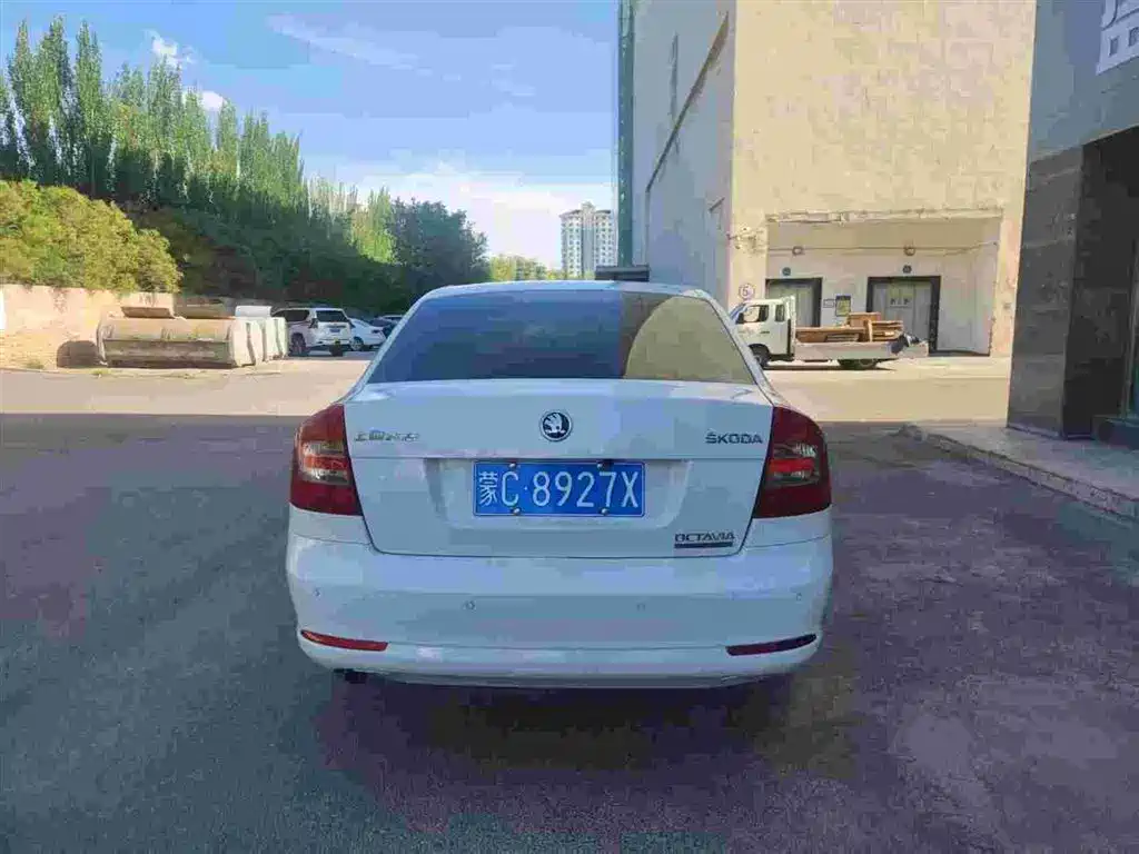Фото 9 - Škoda Octavia