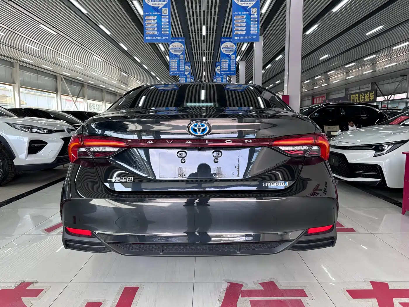 Toyota Avalon 2023 Hybrid 2.5L Luxury Edition фото 5