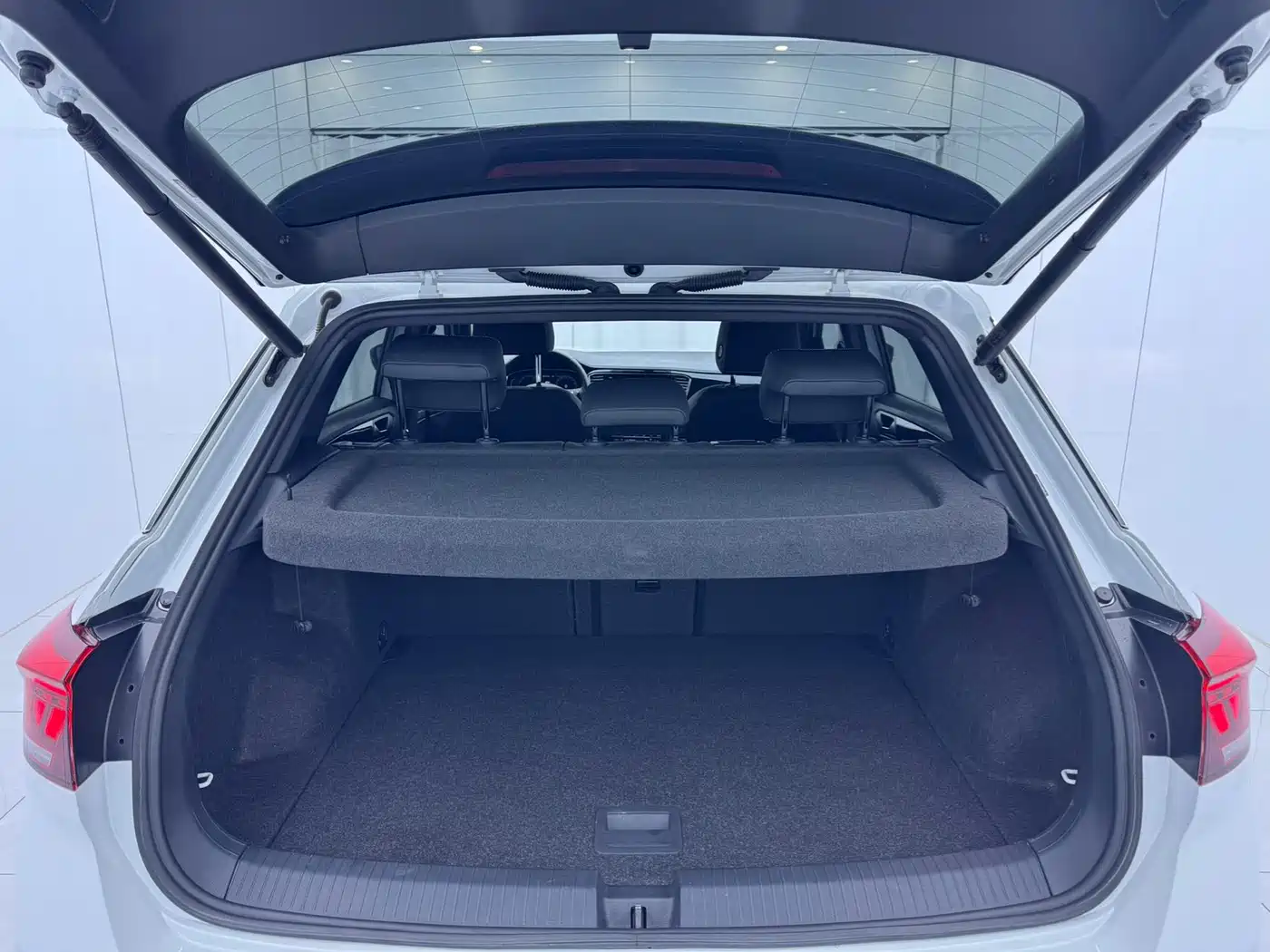 VOLKSWAGEN T-ROC EXPLORING SONGS