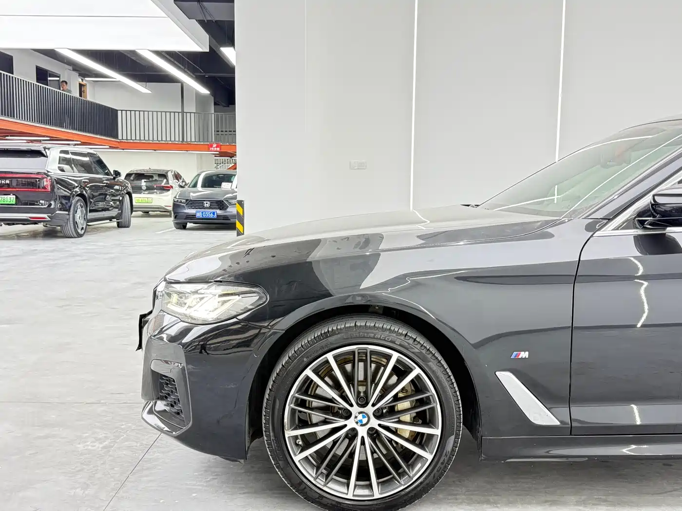 BMW 5 Series 2022 530Li Leading M Sport Package фото 4