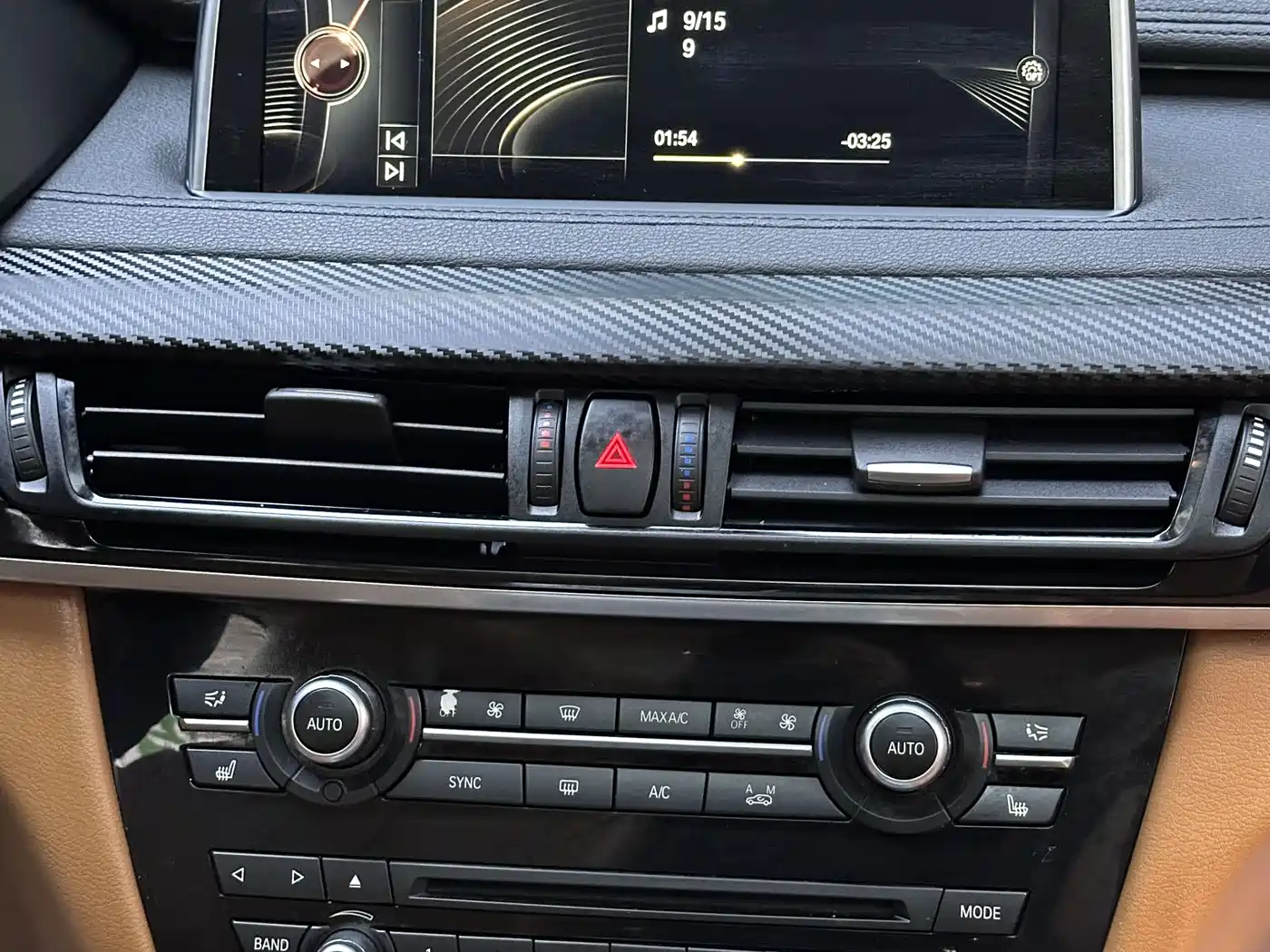 BMW X6 2015 xDrive35i Luxury Model фото 12