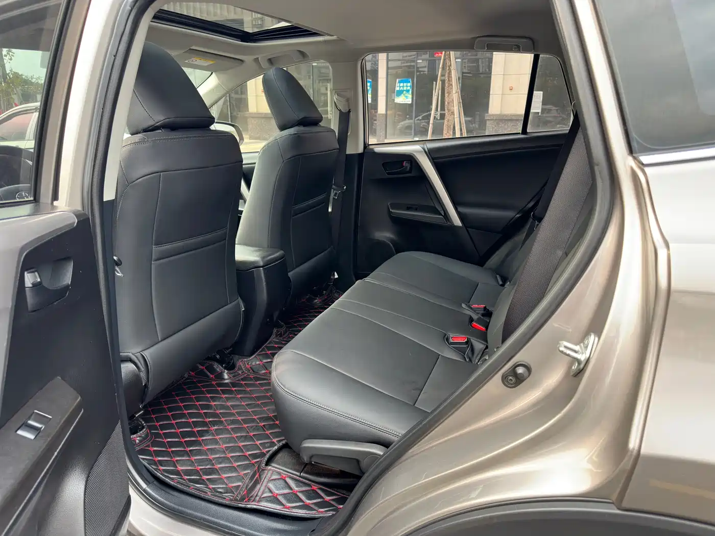 Toyota RAV4 Rongfang 2016 2.0L CVT 2WD Trend (China V) фото 6