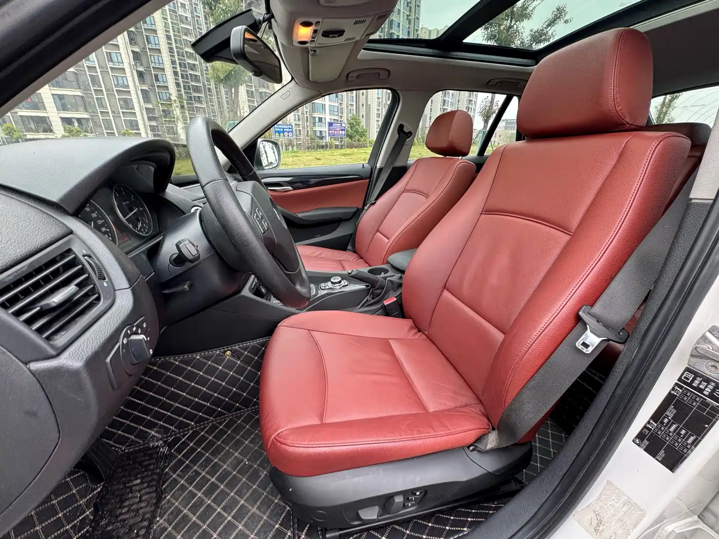 BMW X1 (Import) 2012 sDrive18i Luxury фото 6