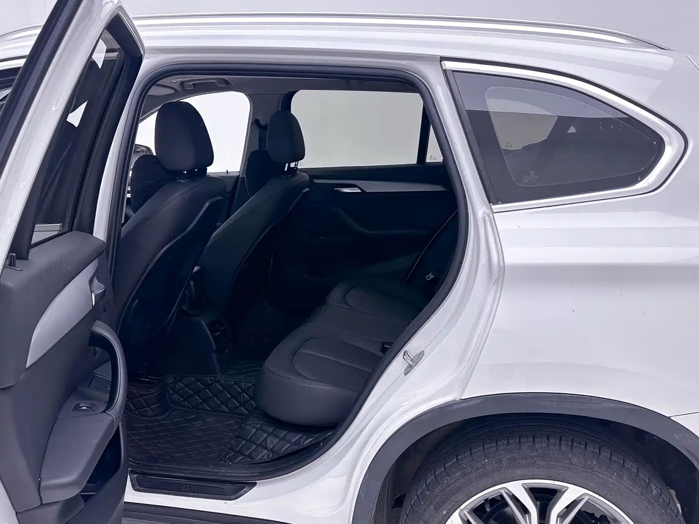 BMW X1 2019 sDrive20Li Leading Model фото 7