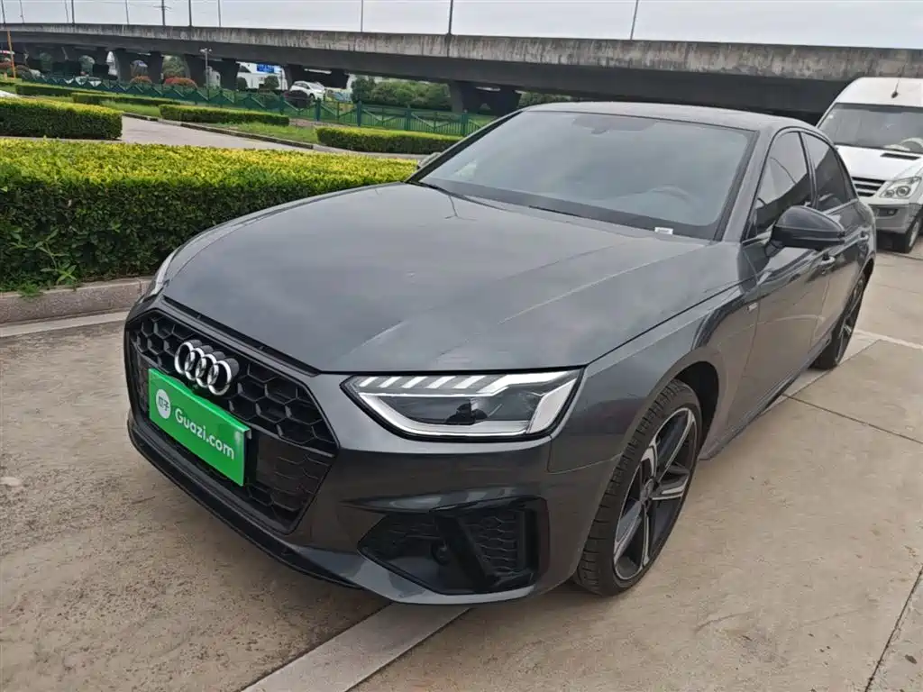 Audi A4L 2025 2 Million Celebration Edition 40 TFSI Luxury Dynamic