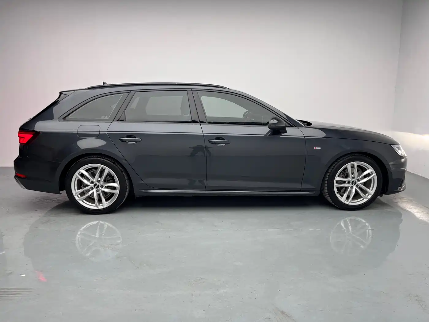 Audi A4 (Import) 2020 Avant Pioneer 40 TFSI Luxury Sport фото 7