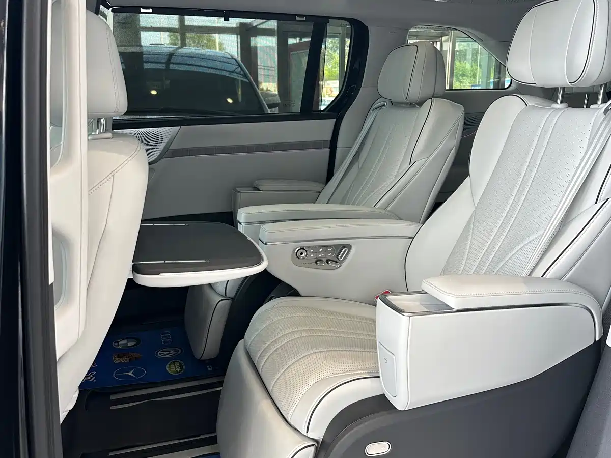 XPeng X9 2026 2025 Extended Range Edition